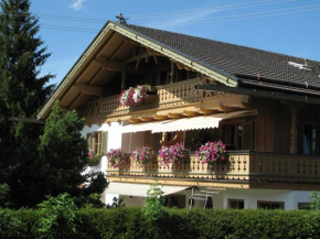 Отель Ferienhaus Alpenzauber, Крюн